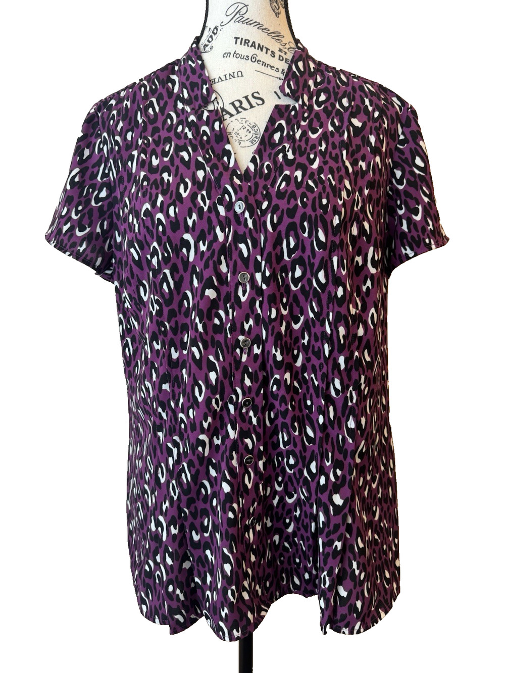 Dana Buchanan Blouse Women’s Large Short Sleeve Button Up Purple Black White